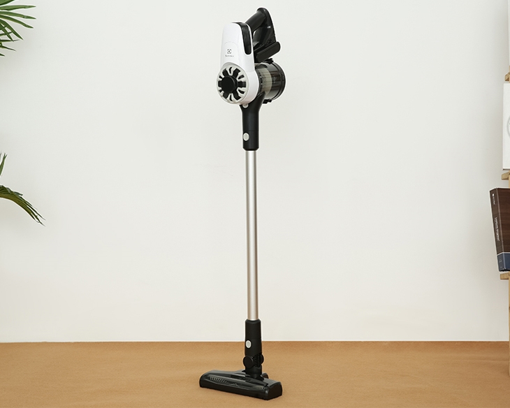 Máy hút bụi không dây Electrolux EFP31212