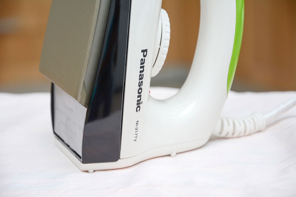 Bàn ủi khô Panasonic NI-317T (1000W)