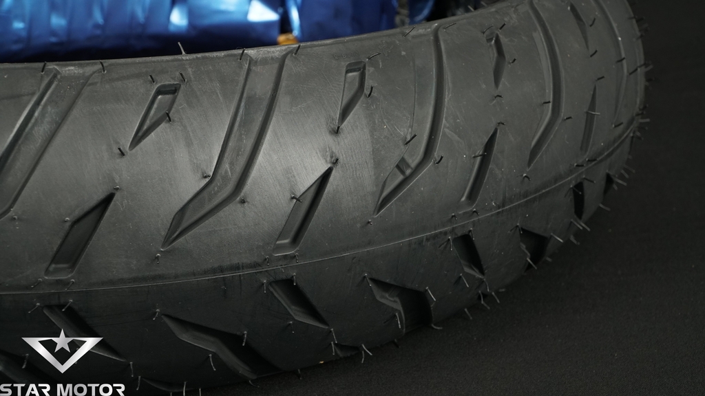 Vỏ lốp xe máy Michelin Pilot Street 2 size 140/70-17
