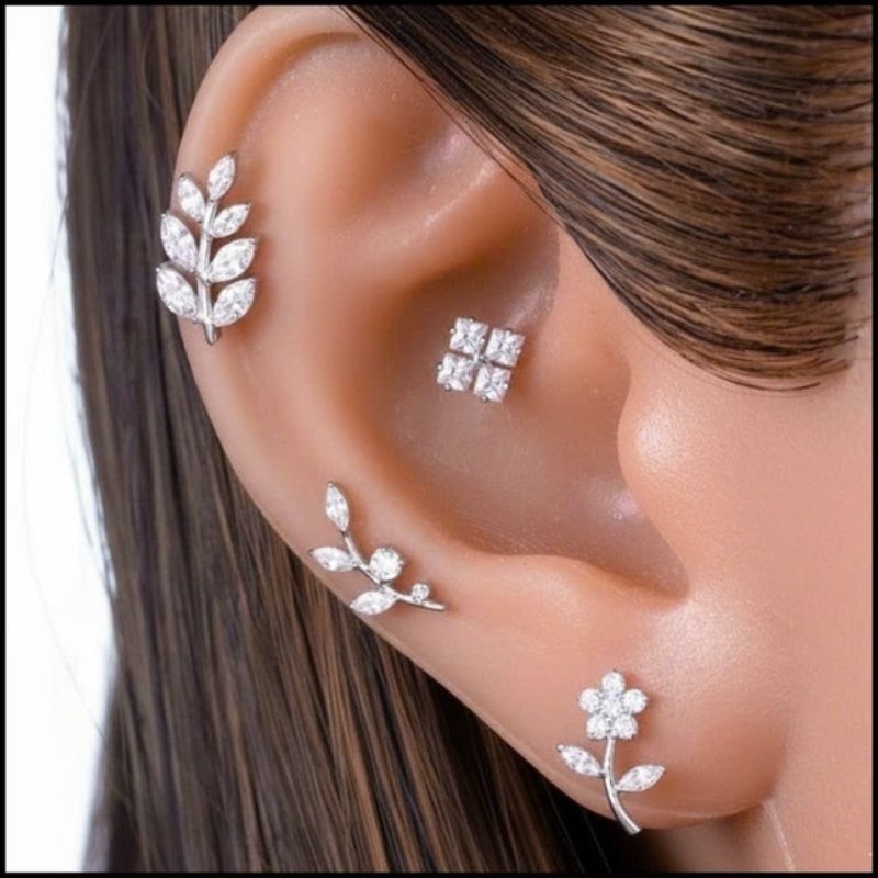 Khuyên tai đính đá hình vuông basic - Chất liệu Titanium