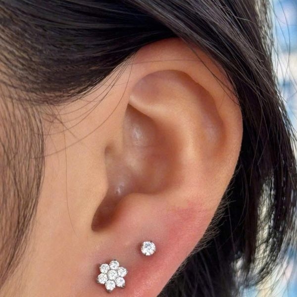 Khuyên Titanium bông hoa 6 cánh lấp lánh - 1.2*8mm