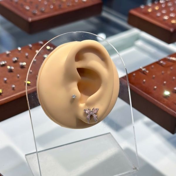 Khuyên tai bươm bướm pha lê / Hợp kim