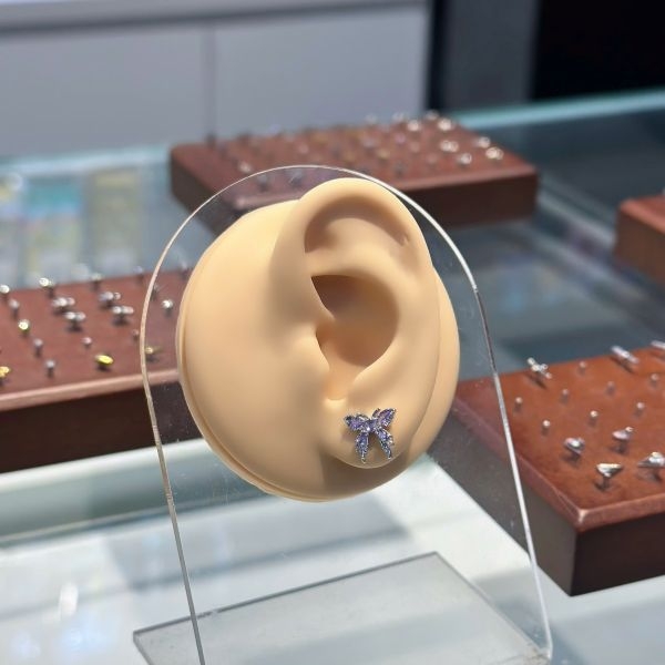 Khuyên tai bươm bướm pha lê / Hợp kim