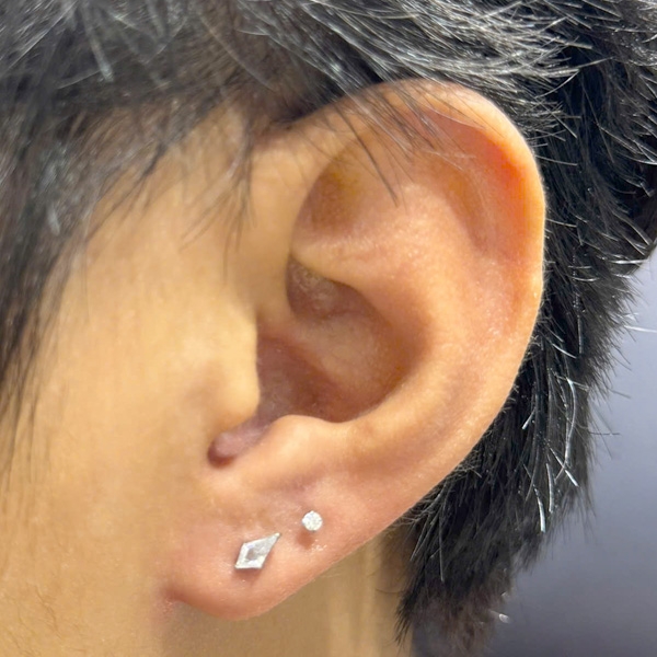 Khuyên tai đính đá hình thoi xinh xắn - Titanium - 2 Size