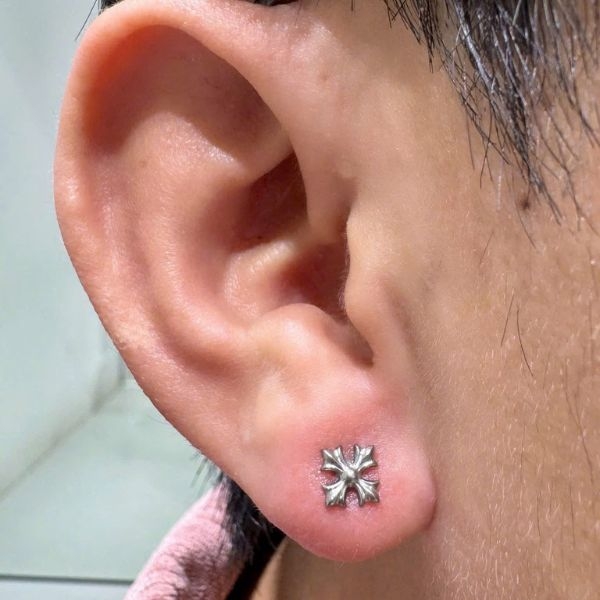 Titan F136 / Khuyên chữ thập hoàng gia  - 1.2*8mm