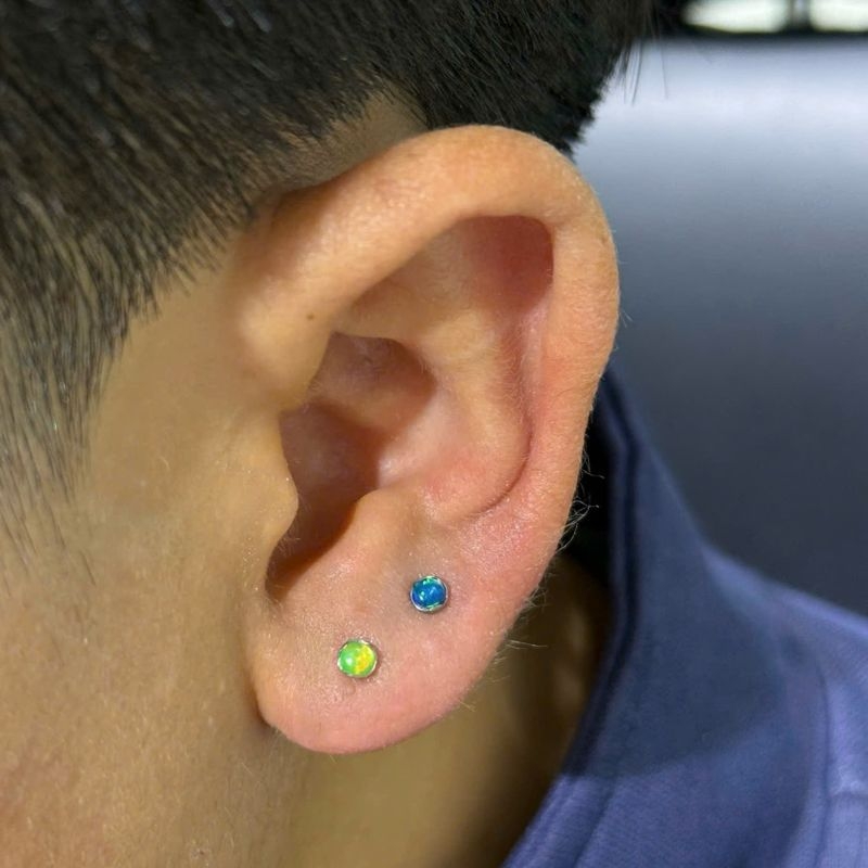 Khuyên tai đá Opal - màu hot - Titanium F136 - 1.2*10mm