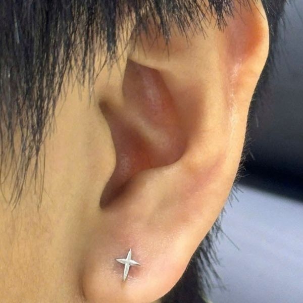 Khuyên tai kiểu dáng ngôi sao basic - Titan - 1.2*8mm