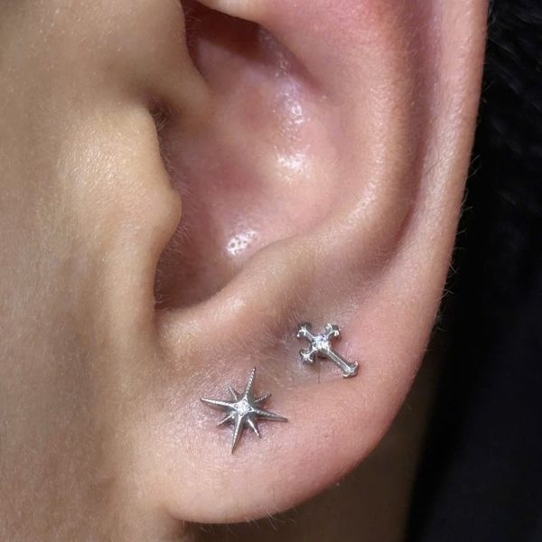 Titan / Khuyên tai thánh giá đá tròn unisex - 1.2*8mm