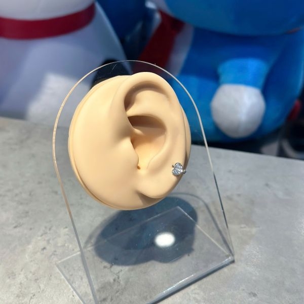 Khuyên tròn trái tim đính đá lấp lánh / Hợp kim