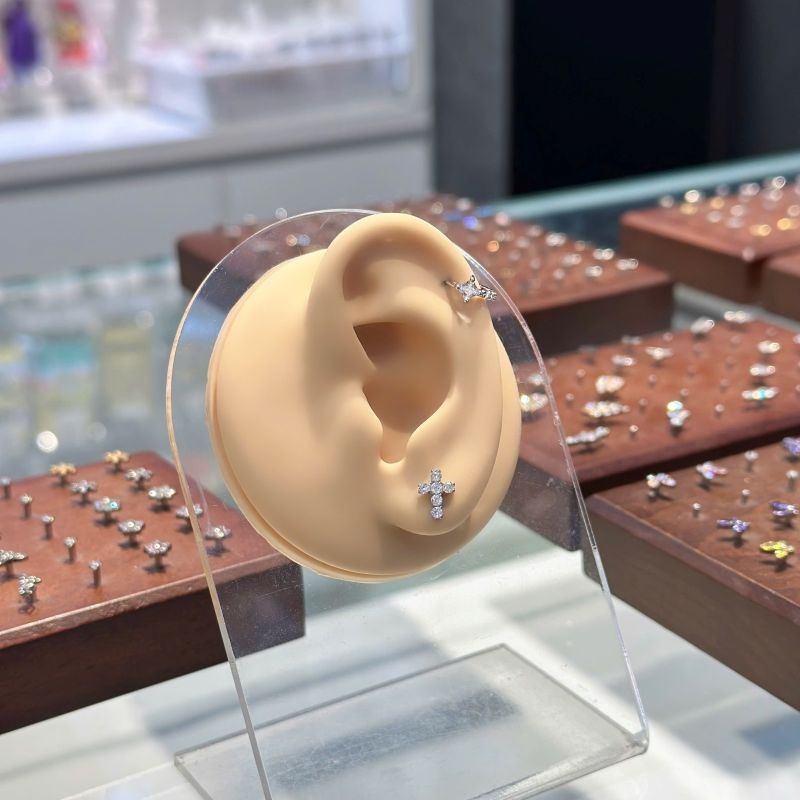 Hợp kim / Khuyên vòng đá trắng hình thoi