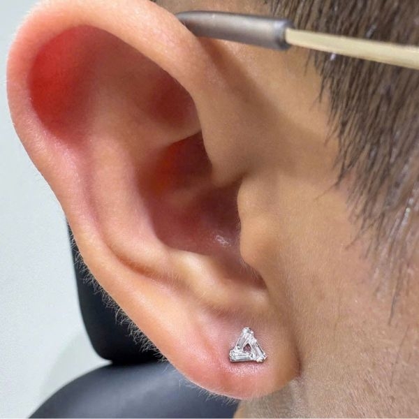 Titan / Triangle Earring - 1.2*8mm