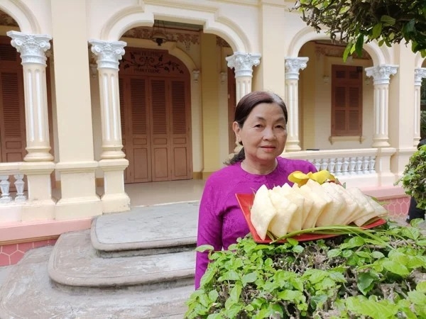 Sao Gọi Là Bánh Phồng Tôm Nhà Cổ