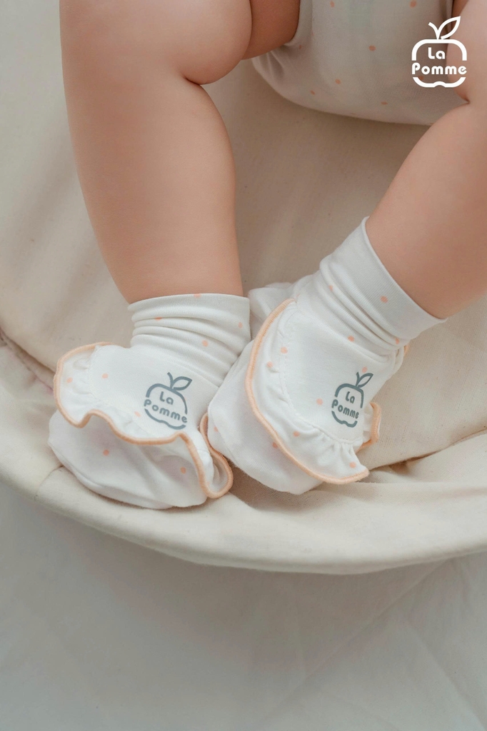 Set bao tay bao chân La Pomme chấm bi hoa điệu đà