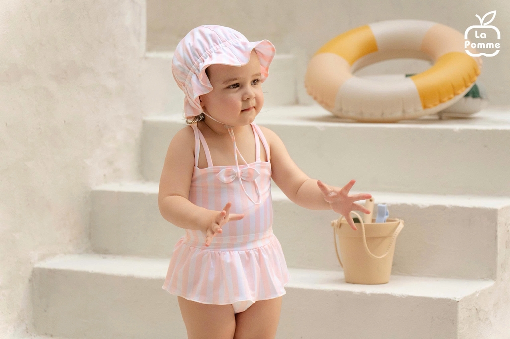 Bộ bơi rời hai dây La Pomme váy xòe kẹo ngọt trên bờ biển