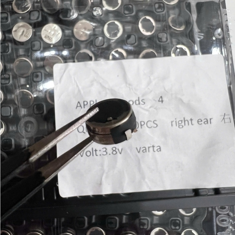 Pin Thay Tai Nghe Airpods 4 Chính Hãng Varta