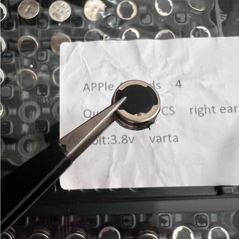 Pin Thay Tai Nghe Airpods 4 Chính Hãng Varta