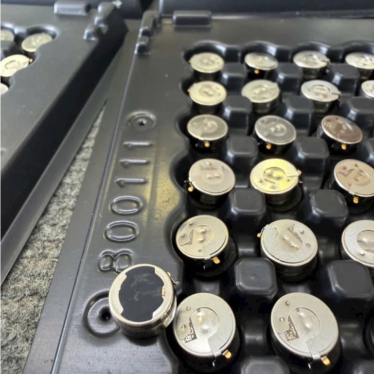 Pin Thay Tai Nghe Airpods 4 Chính Hãng Varta