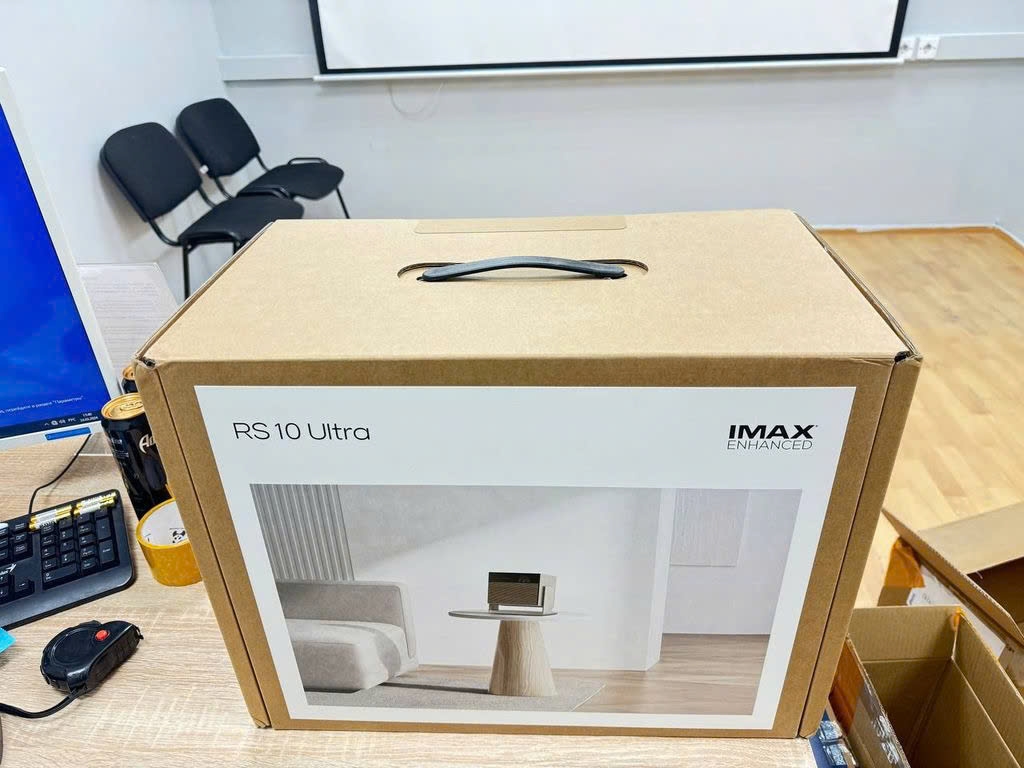 Máy chiếu Xgimi Rs 10 Ultra Máy chiếu 4K Dual Light LED-Laser thông minh chuẩn độ phân giải thực 4K, độ sáng 3500 CVIA Lumens, tích hợp Android, loa Harman Kardon, Dolby Vision