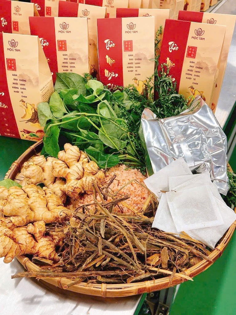 THẢO MỘC NGÂM CHÂN