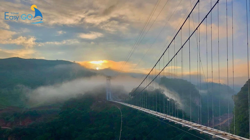 Tour du lịch Hà Nội - Mộc Châu – Cầu Kính Bạc Long 3 ngày 2 đêm