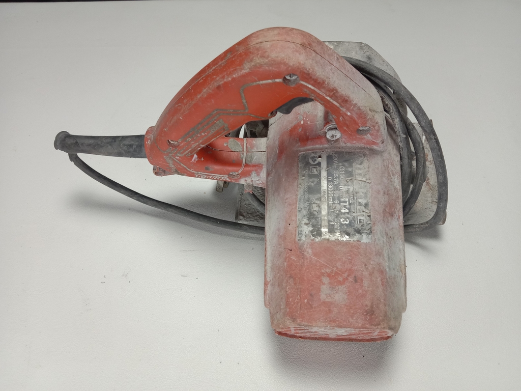 Máy Cắt Gạch Maktec