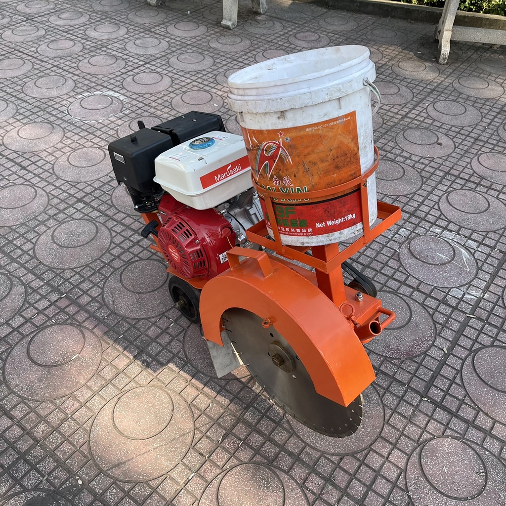 Máy cắt bê tông, cắt đường chế lắp động cơ xăng GX390 sử dụng lưỡi 500mm