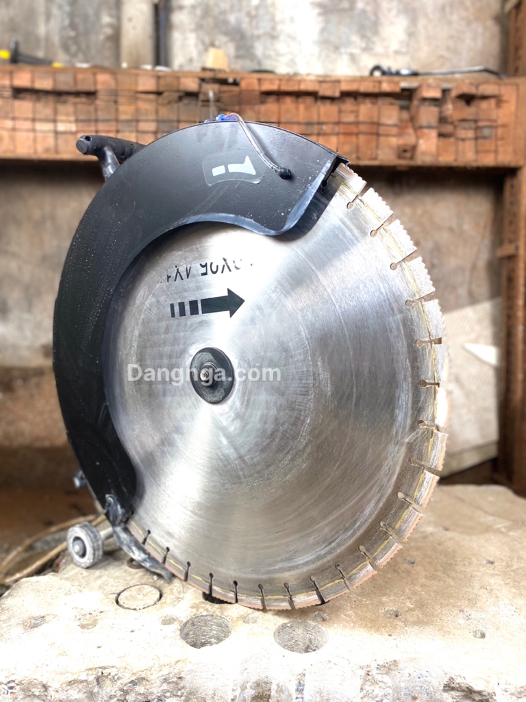 Máy Cắt Bê Tông Tableau 6839 cắt lưỡi 600mm