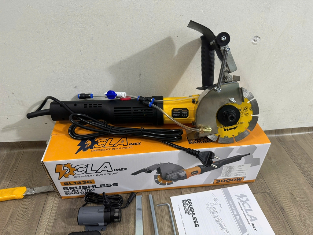 Máy cắt 1 lưỡi không chổi than CLA BL-133C có tay nối dài