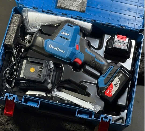 Máy cưa kiếm dùng pin Dongcheng DCJF22