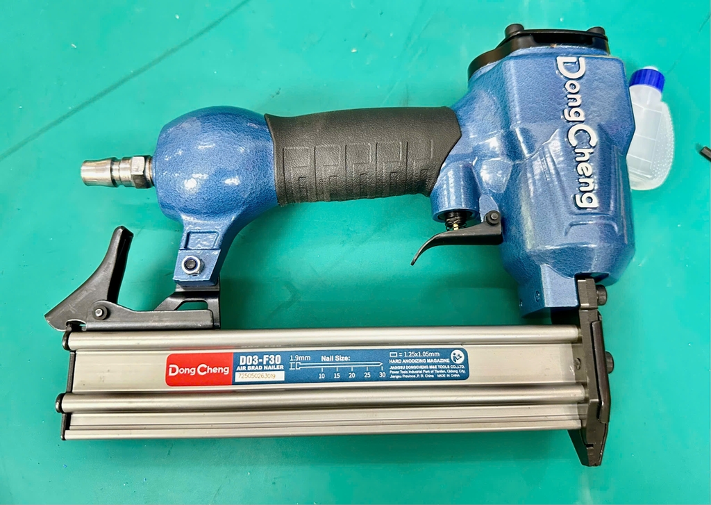 Máy Bắn Đinh Gỗ Bằng Hơi Dongcheng D03-F30