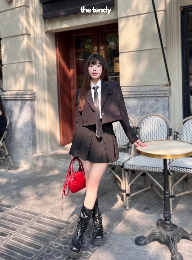 Áo Blazer dáng Croptop Amura, 2 màu Nâu, Đen