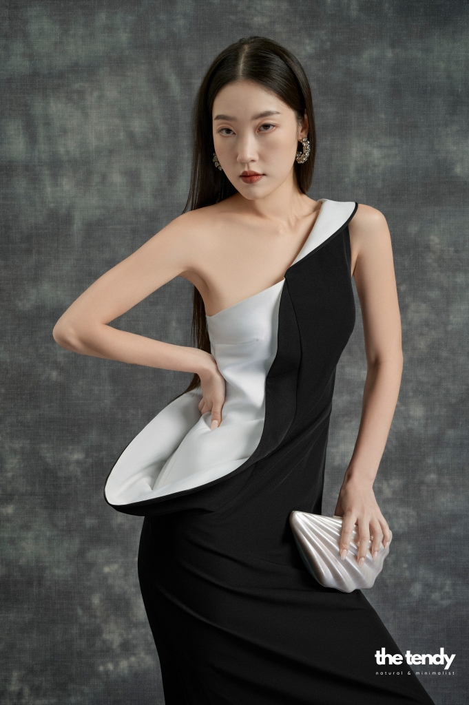 Đầm Lina lệch vai, sát nách, thiết kế gợi cảm, ôm body dành cho nữ