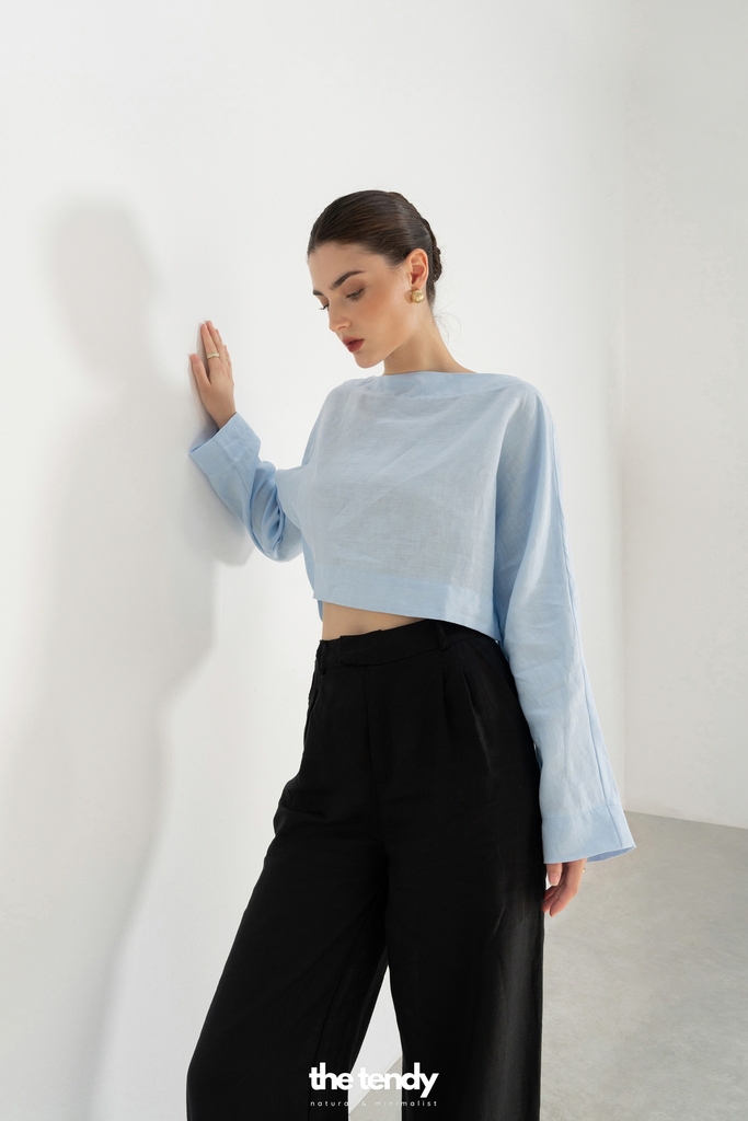 Áo kiểu croptop linen Billie, cổ thuyền, tay dài, màu xanh ngọc