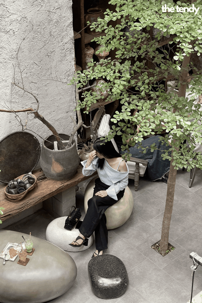 Áo sơ mi nữ linen Taylor, tay dài, màu xanh, trễ vai cách điệu