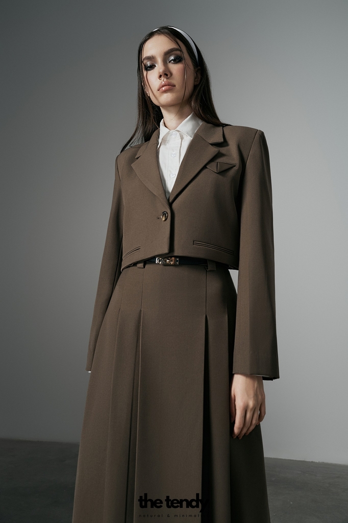 Áo Blazer dáng Croptop Amura, 2 màu Nâu, Đen