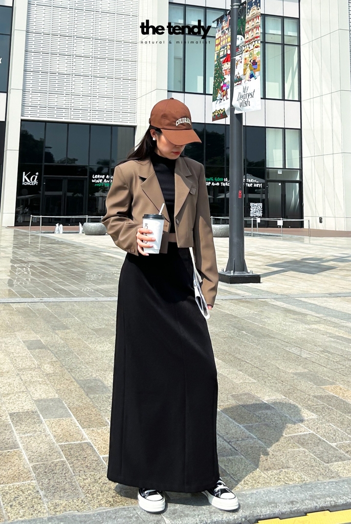 Áo Blazer dáng Croptop Amura, 2 màu Nâu, Đen