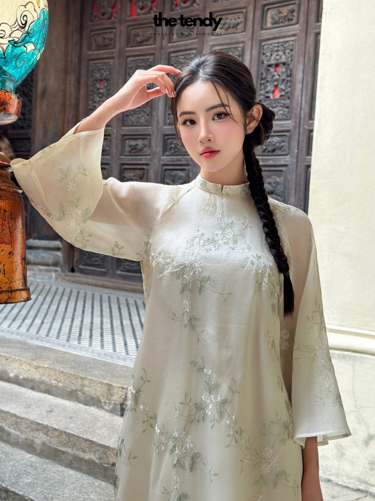 Áo dài cách tân BÁCH LIÊN dáng suông, chất tơ thêu hoa, thân áo có 2 lớp