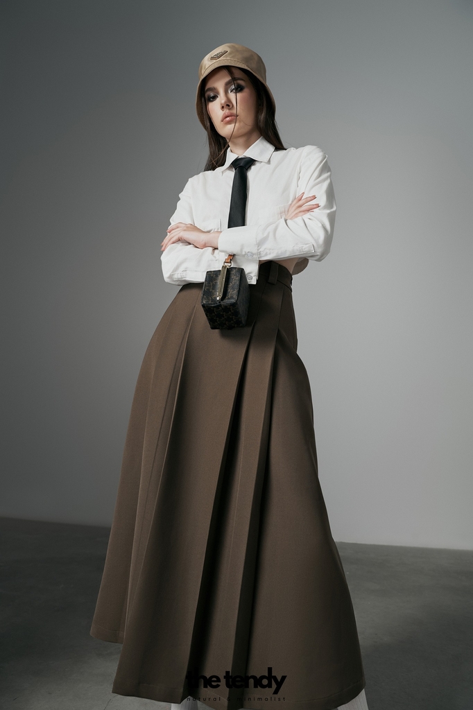 Áo Somi Amura cổ Đức dáng Croptop tay dài 2 màu xanh/trắng