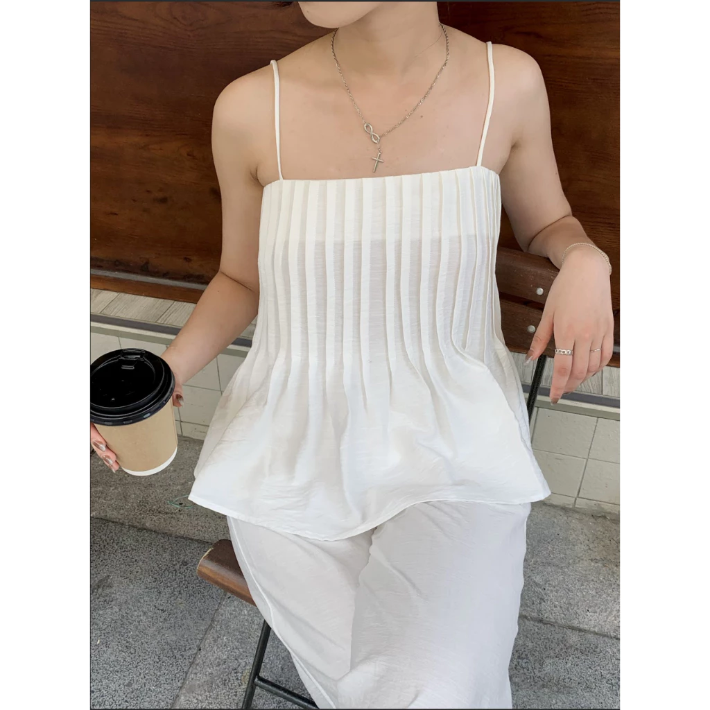 Set bộ Lily áo hai dây xếp ly + quần suông dài, màu trắng, chất đũi xước