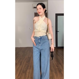 Áo cổ yếm cài cúc thêu hoa nổi Lily