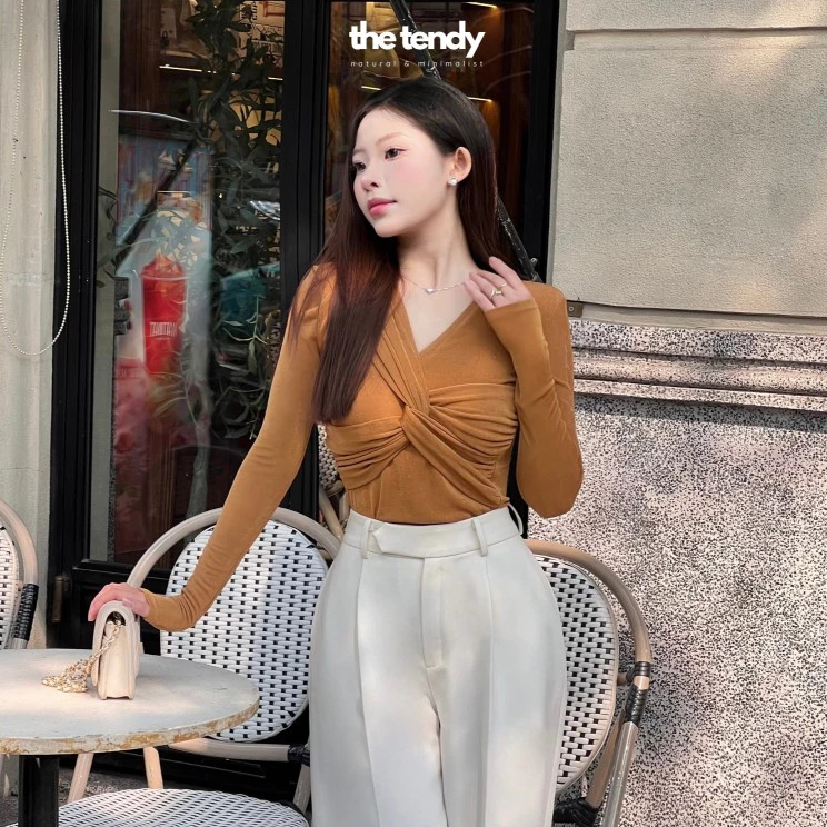 Áo thun Hana dài tay, chất cotton đan sợi đôi có đệm vai, cổ V