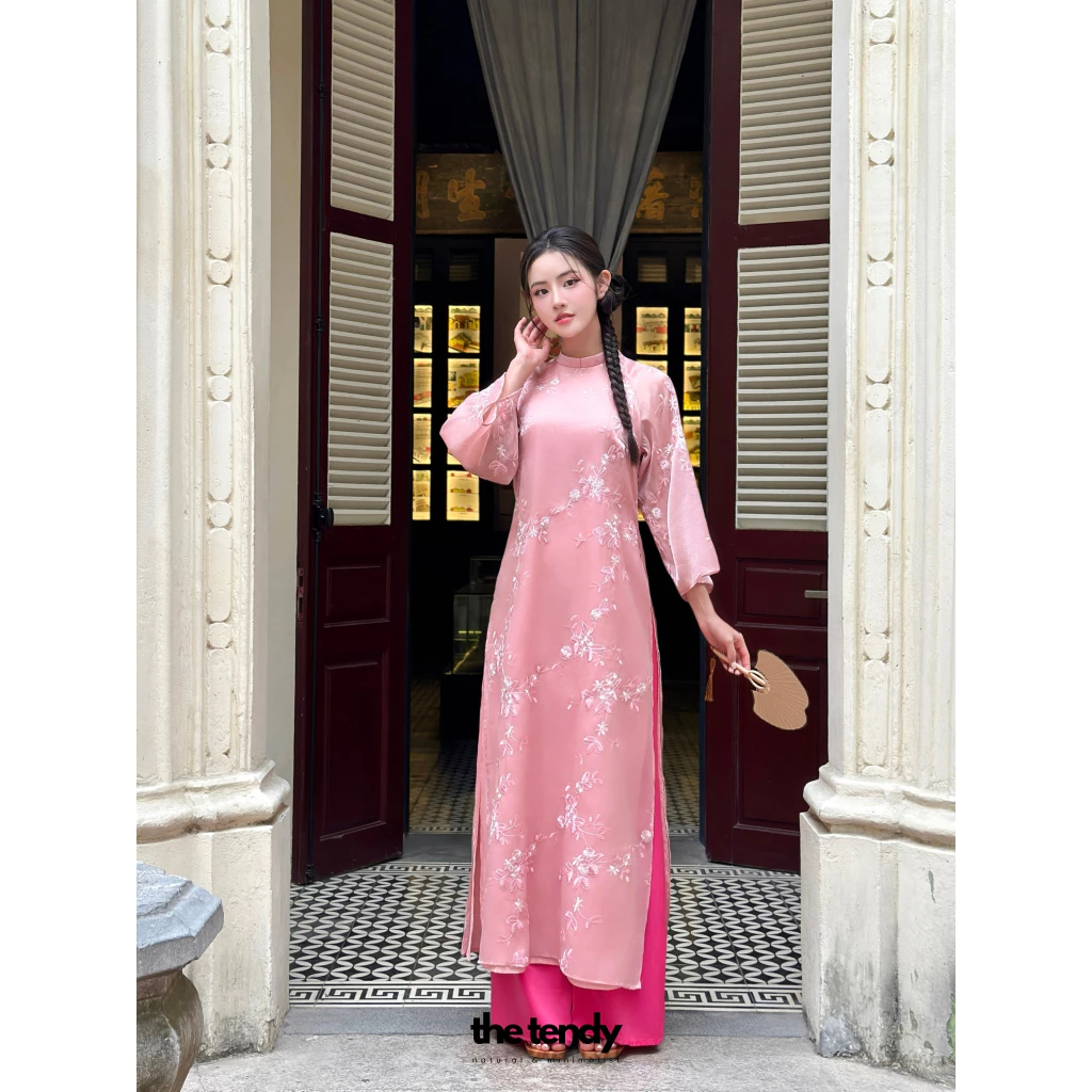 Áo dài cách tân BÁCH LIÊN dáng suông, chất tơ thêu hoa, thân áo có 2 lớp