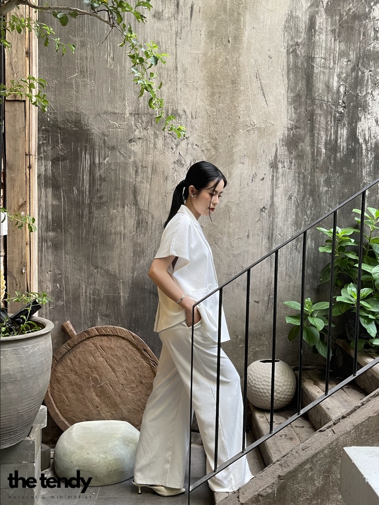 Áo blazer ngắn tay màu trắng Shayna phong cách Hàn Quốc
