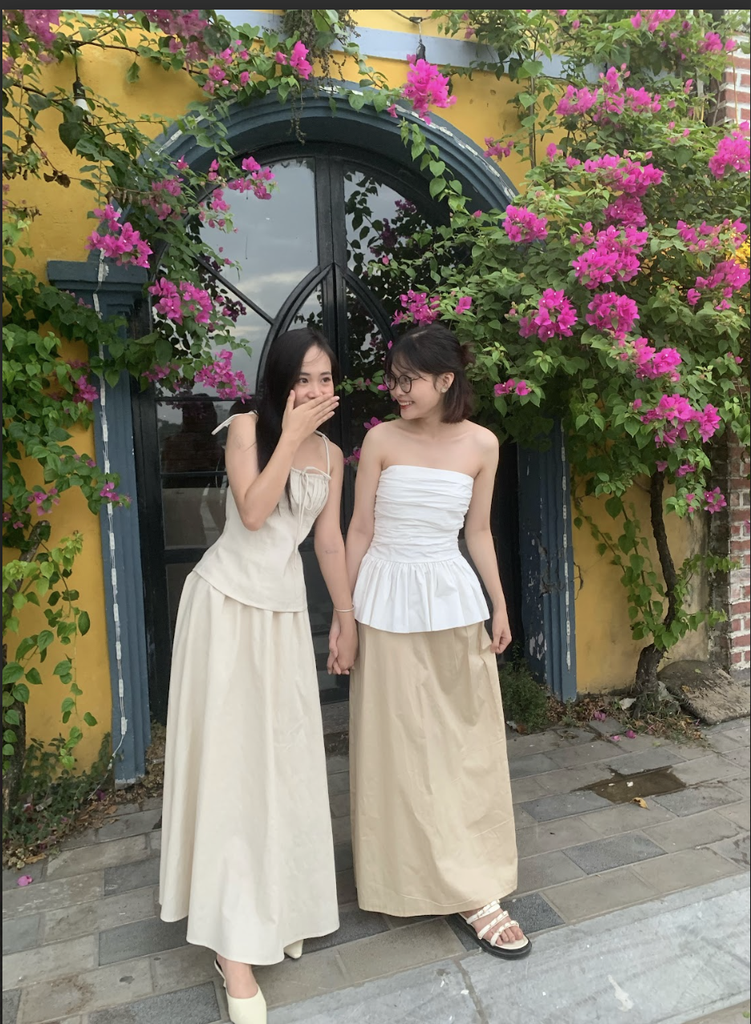 Áo Margaret dáng peplum, cúp ngực, dáng xòe xinh xắn, màu trắng, có chun sau