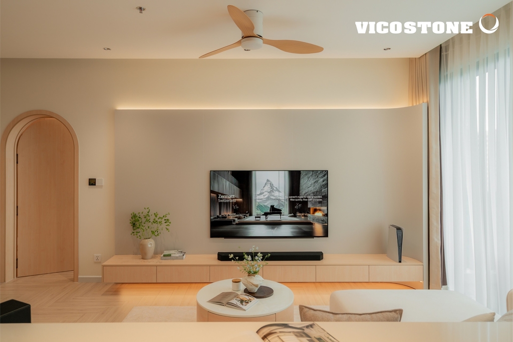 Phòng khách Diamond Centery sử dụng bàn trà đá Vicostone BQ400