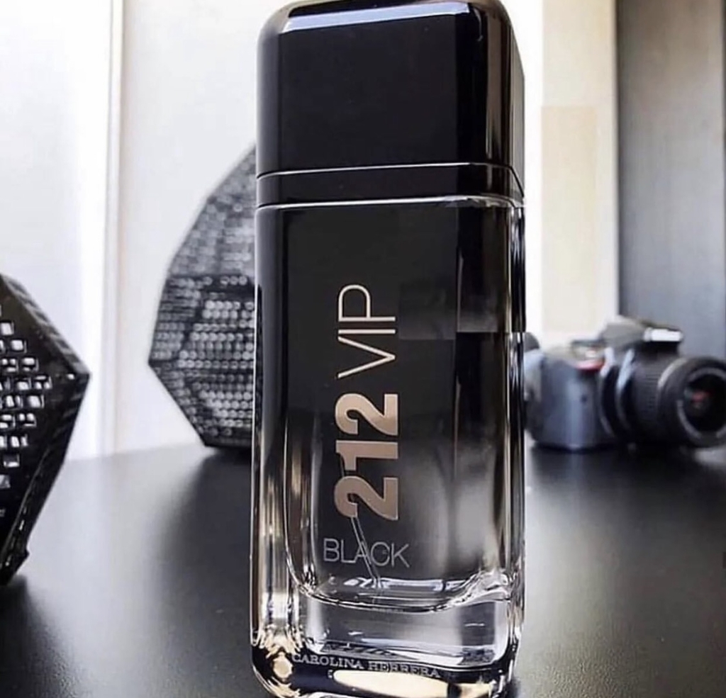 Carolina Herrera 212 Vip Black Own The Party