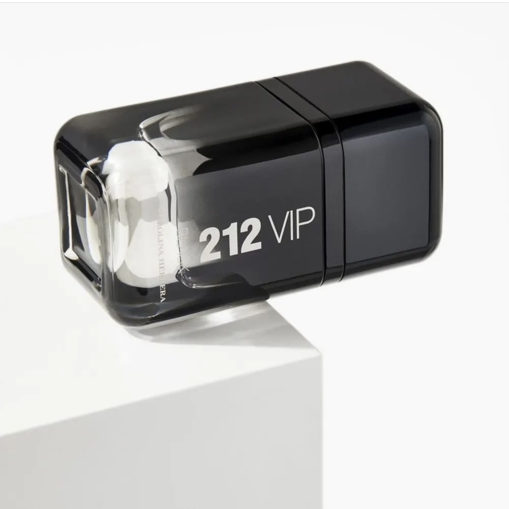 Carolina Herrera 212 Vip Black Own The Party