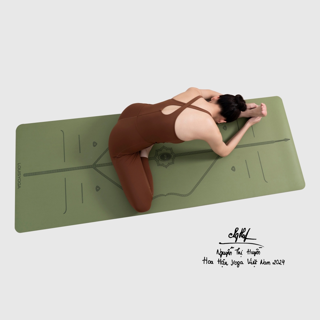 Hình ảnh mẫu tập trên thảm tập yoga cao su cao cấp - DIAMOND