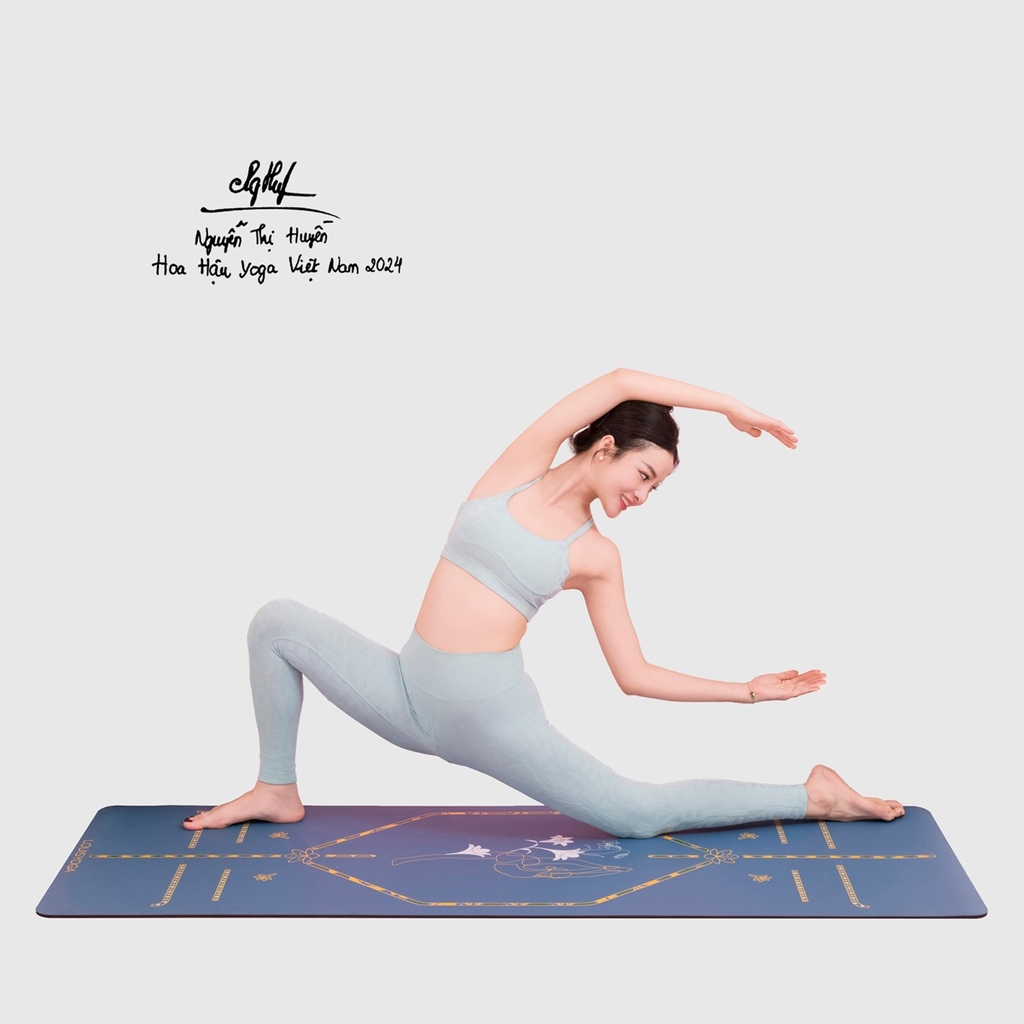 Hình ảnh mẫu tập trên thảm tập yoga cao su cao cấp - LILIUM