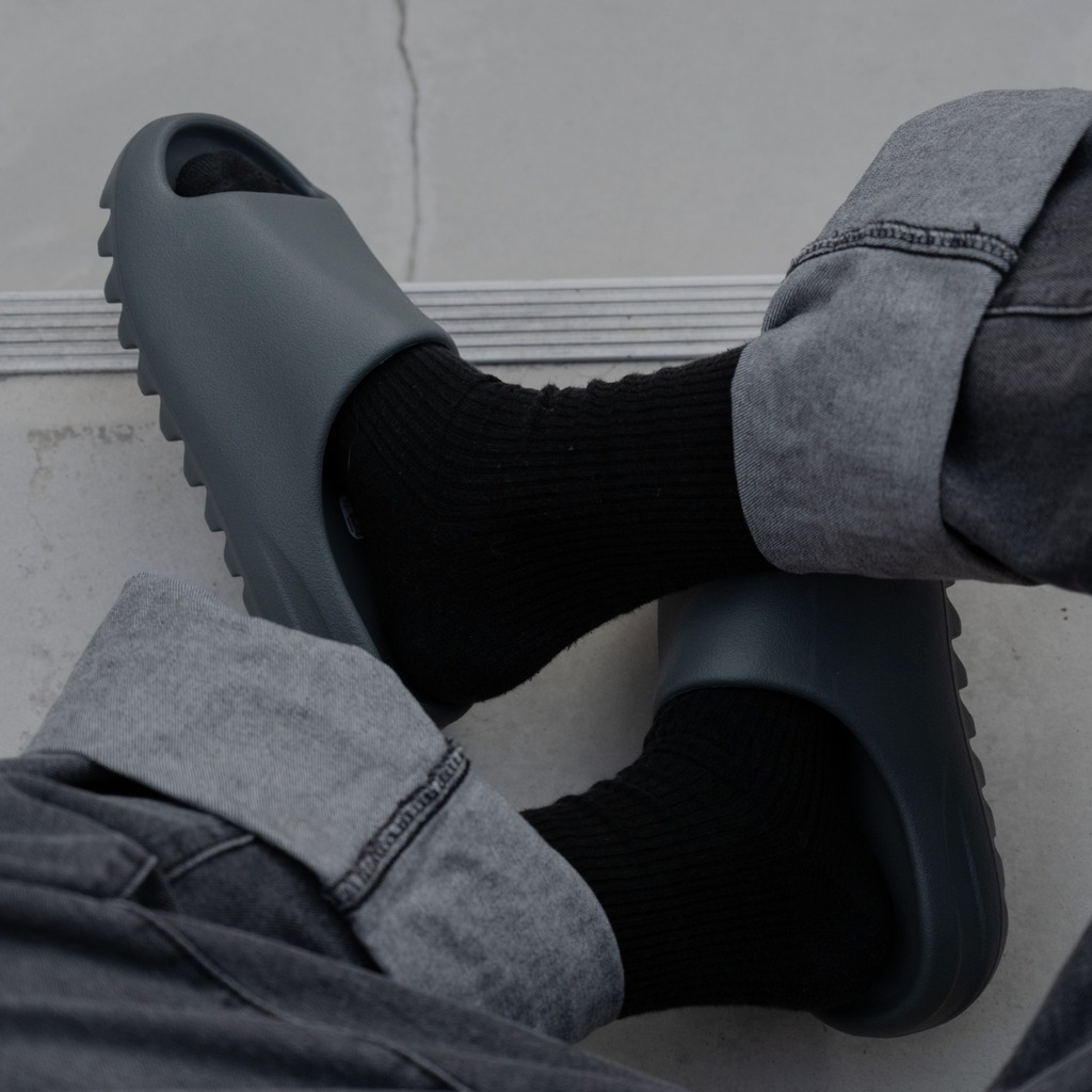 adidas yeezy soot slides